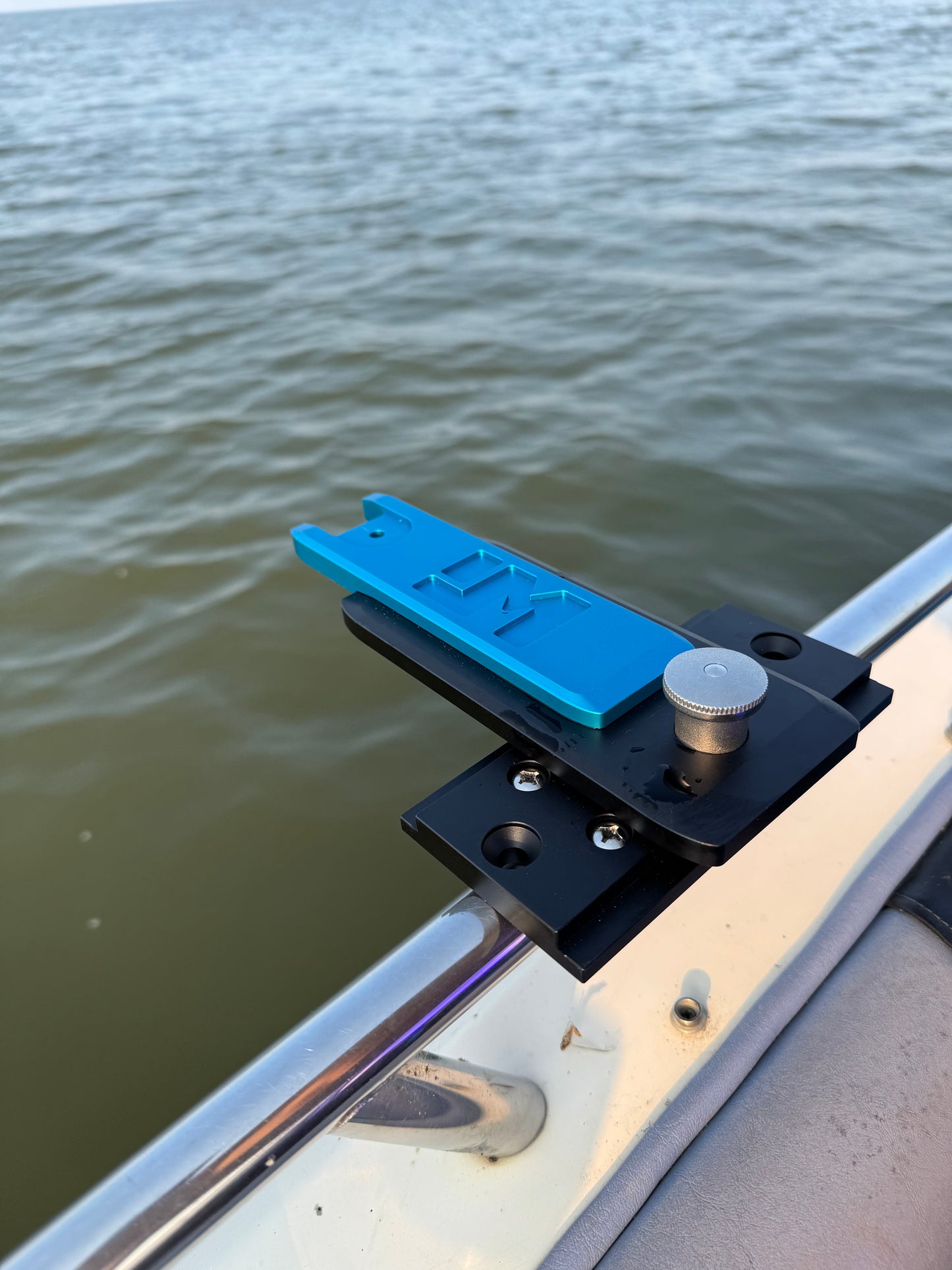 PRO SERIES Gunnel Plate Assembly