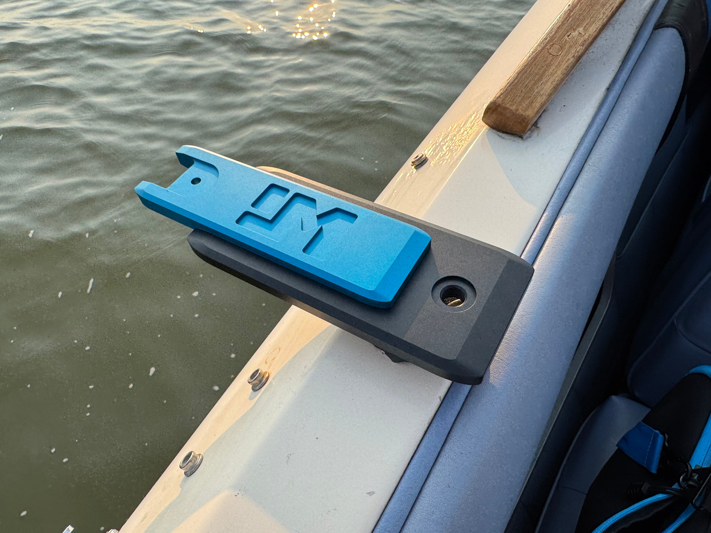PRO SERIES Gunnel Plate Assembly