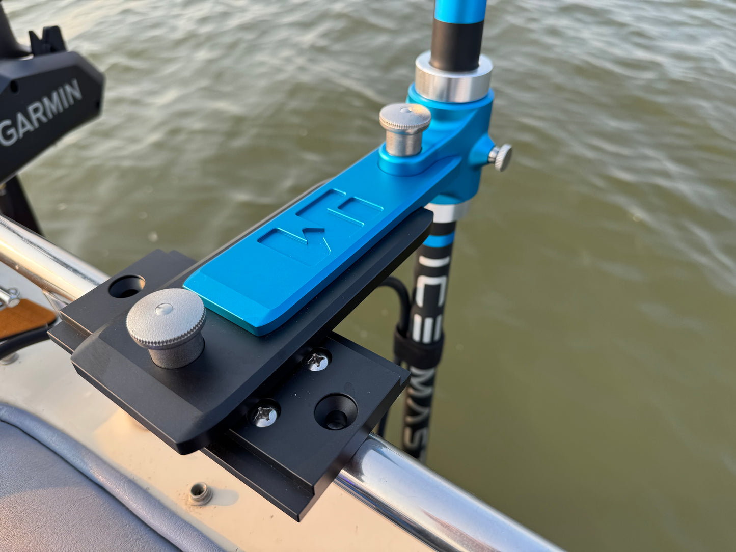 PRO SERIES Gunnel Plate Assembly